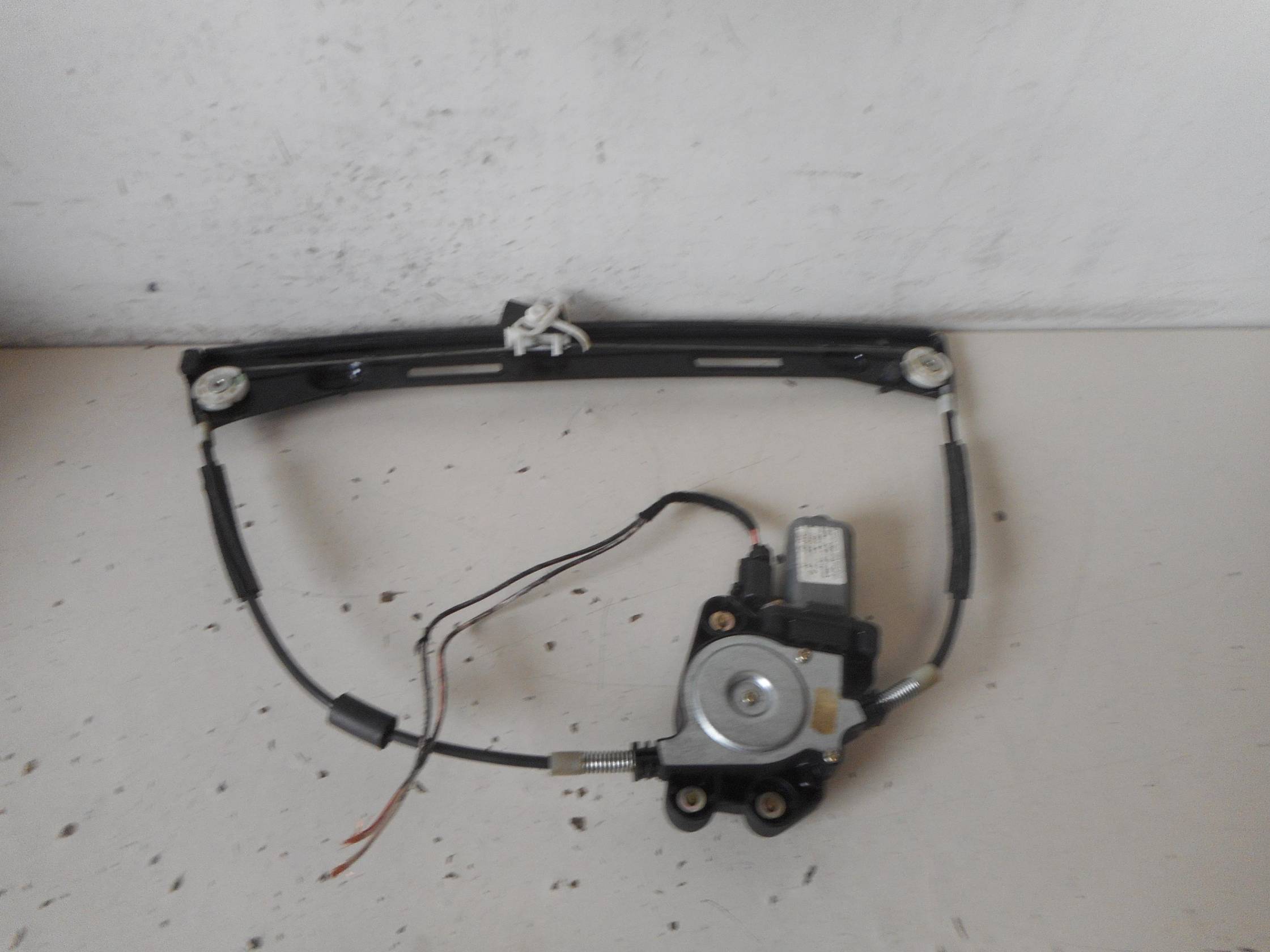 Alzacristallo elettr. porta ant. con motorino dx.